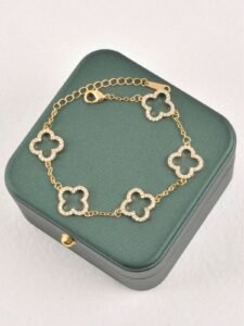 1pc Minimalist Clover Bracelet, French Sweet Luxury Zirconia Four-Leaf Flower Accessory (No Gift Box)