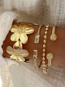 1pc Retro Elegant Vintage Floral Design Metal Bangle, Versatile Adjustable Open Cuff Bracelet Suitable For Women To Wear For Beach, Party, Music Festival, Date, Daily Match, Summer