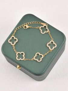 1pc Minimalist Clover Bracelet, French Sweet Luxury Zirconia Four-Leaf Flower Accessory (No Gift Box)