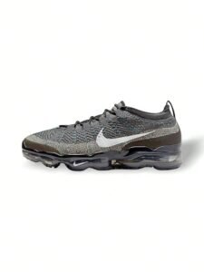 Nike AIR VAPORMAX 2023 FK Men's Black Running Shoes Feature Innovative Cushioning, Lightweight Build, High Elasticity, Breathable Mesh Upper, Anti-Slip Outsole, And Iconic Logo. Easy To Clean For Running, Gym, Travel, And Daily Activity.