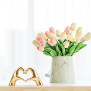 Small Heart Hands Sculpture Decor | Modern Gold Love Finger Statue | Aesthetic Home Decor for Living Room, Bedroom, Office & Bookshelf Display